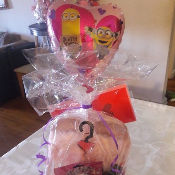 Valentine's Day Gift Basket - Picture 1 of 8